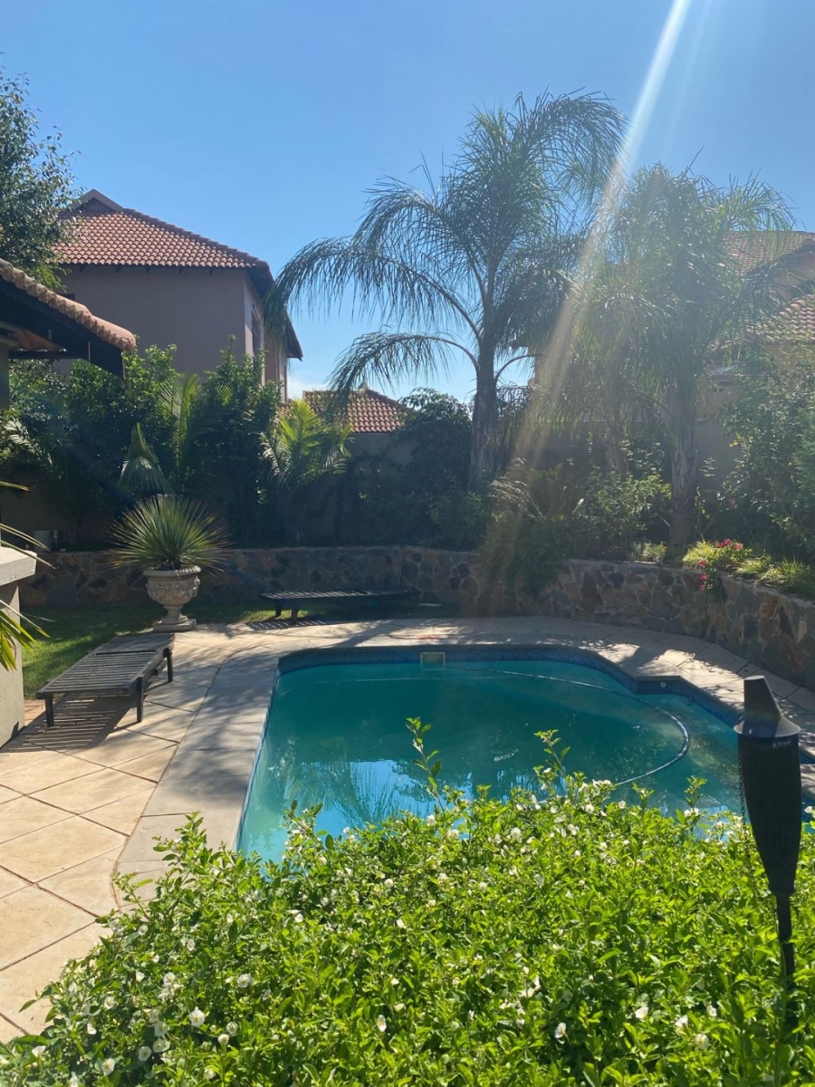 To Let 4 Bedroom Property for Rent in Birdwood Estate North West